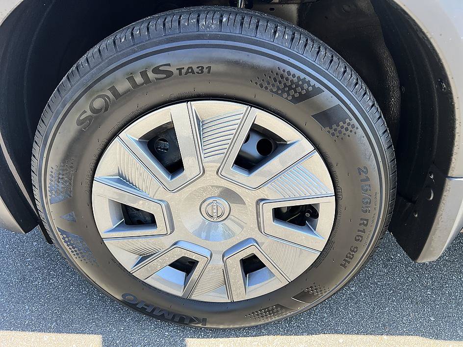 Certified 2025 Nissan Kicks S AWD/4WD image 9