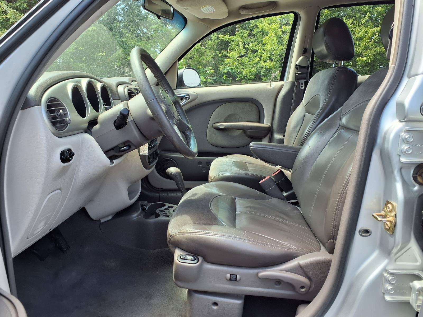 Used 2002 Chrysler PT Cruiser Limited FWD image 5