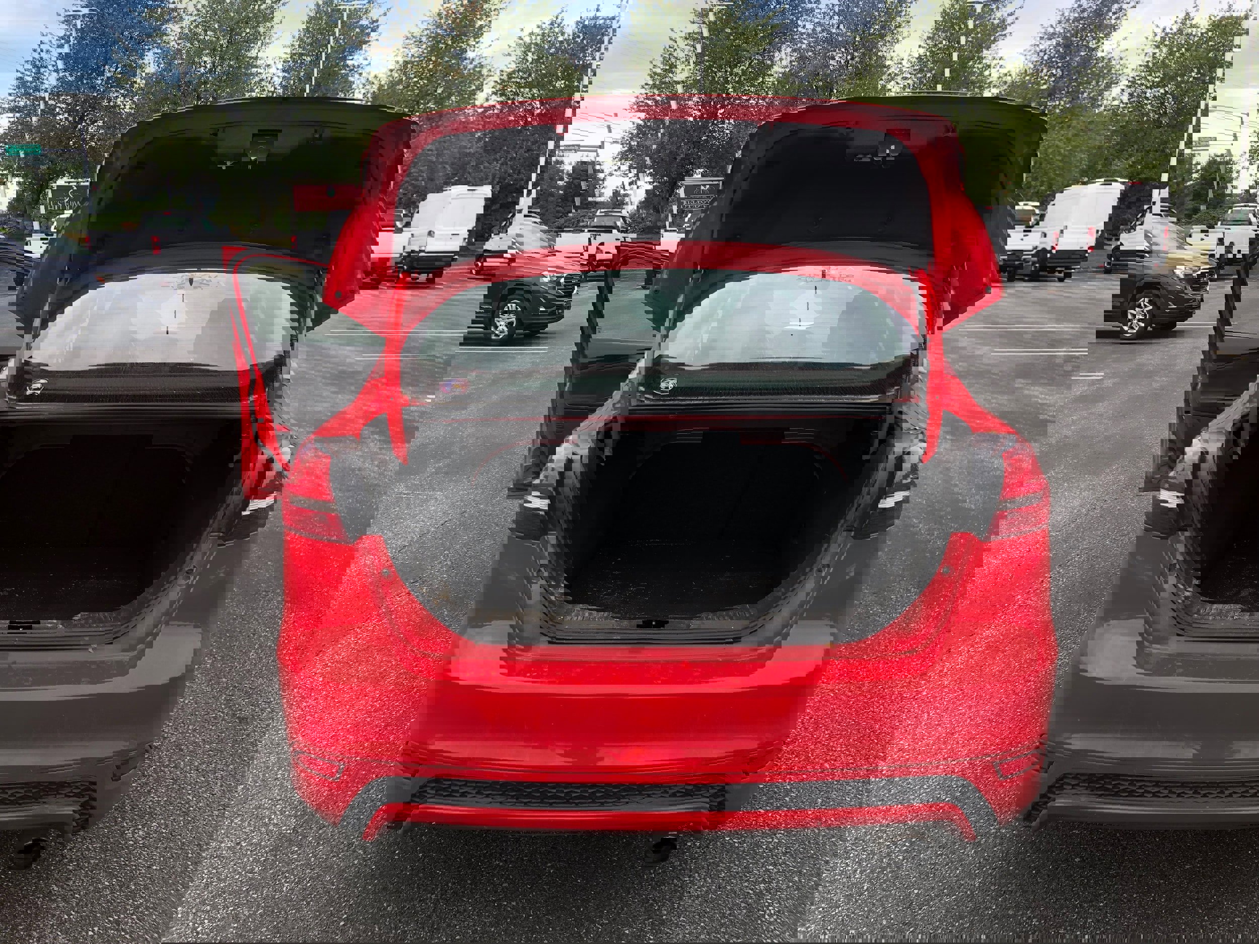 Used 2016 Ford Focus SE w/ SE Sport Package image 7