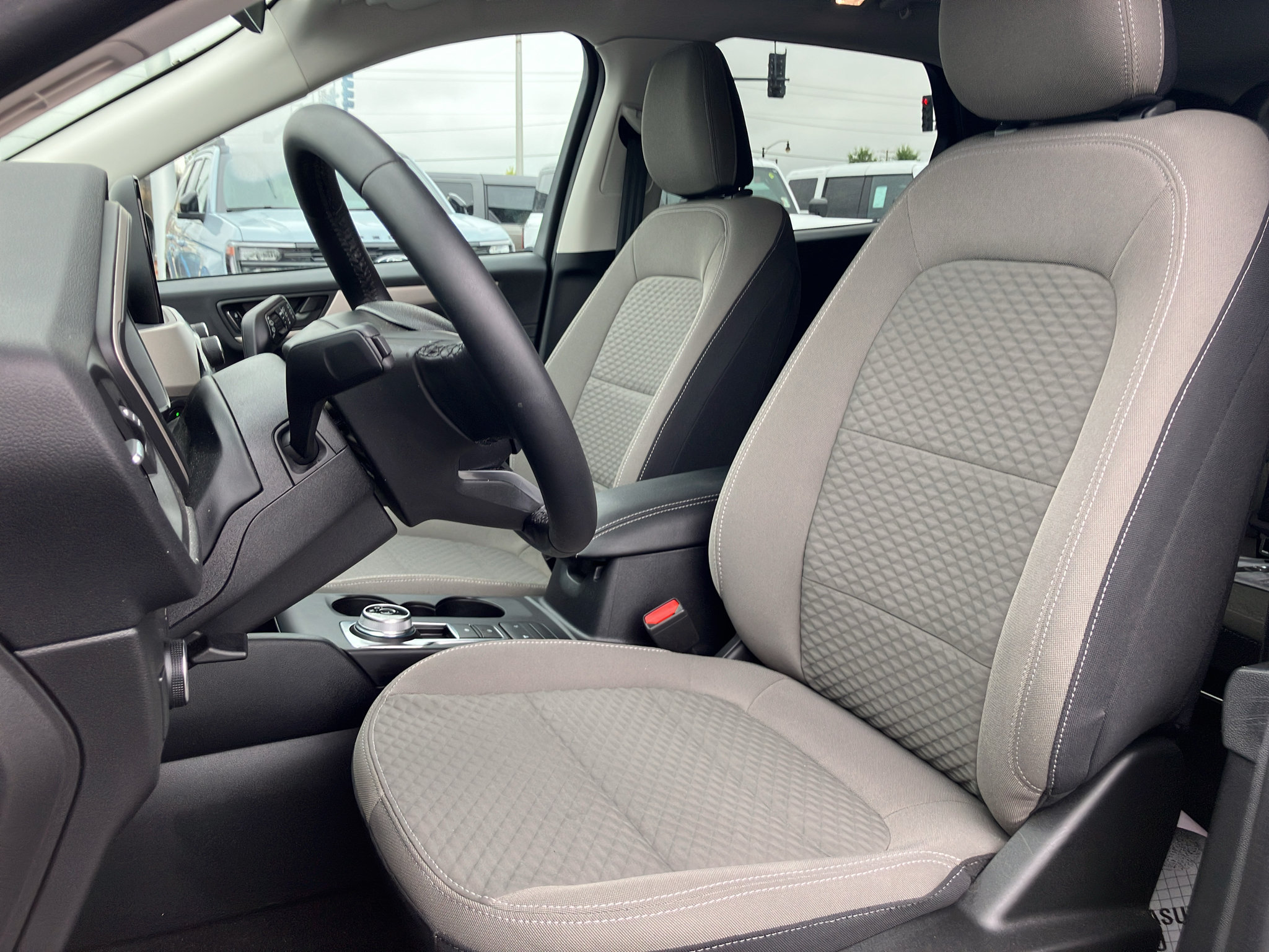 Used 2022 Ford Escape SE w/ SE Sport Appearance Package FWD image 26