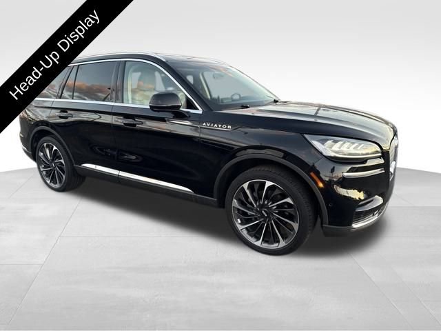 Certified 2023 Lincoln Aviator Reserve w/ Equipment Group 201A image 11