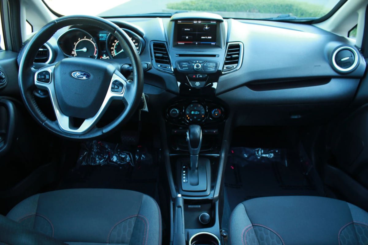 Used 2014 Ford Fiesta SE w/ Equipment Group 201A FWD image 11
