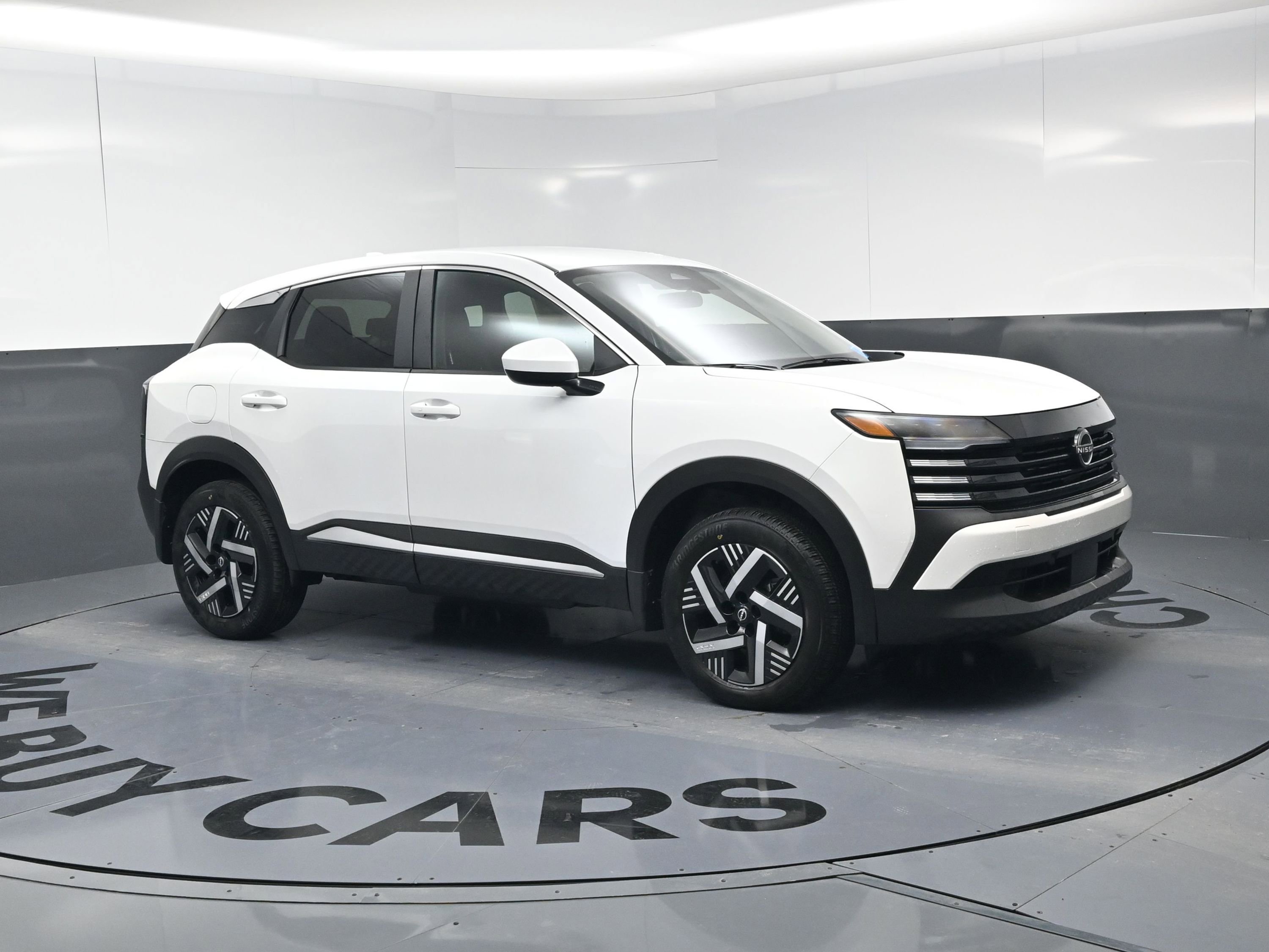 Used 2025 Nissan Kicks SV w/ Charging Package image 15