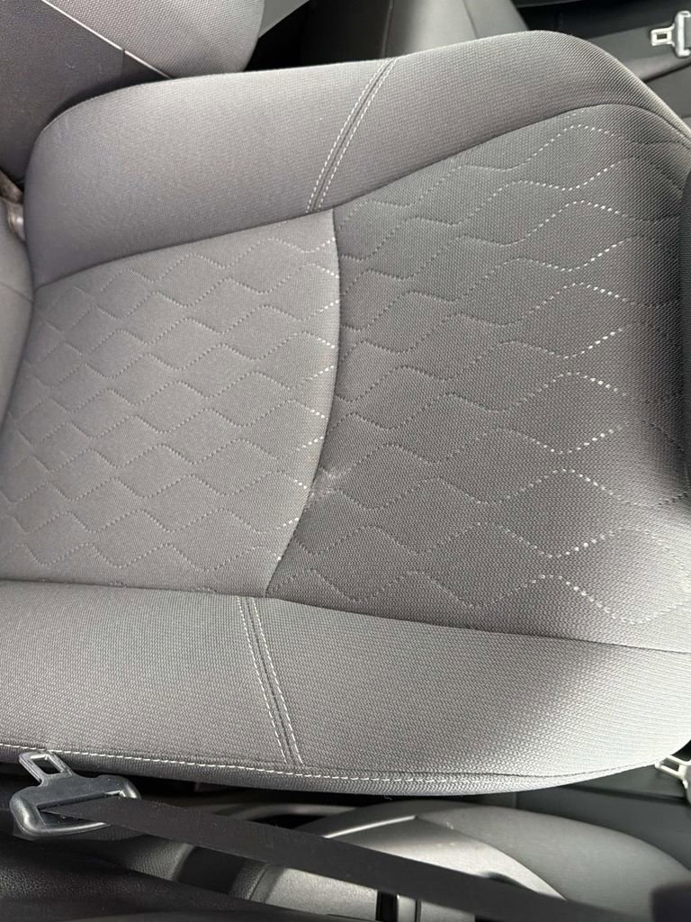 Used 2025 Toyota Corolla LE image 29