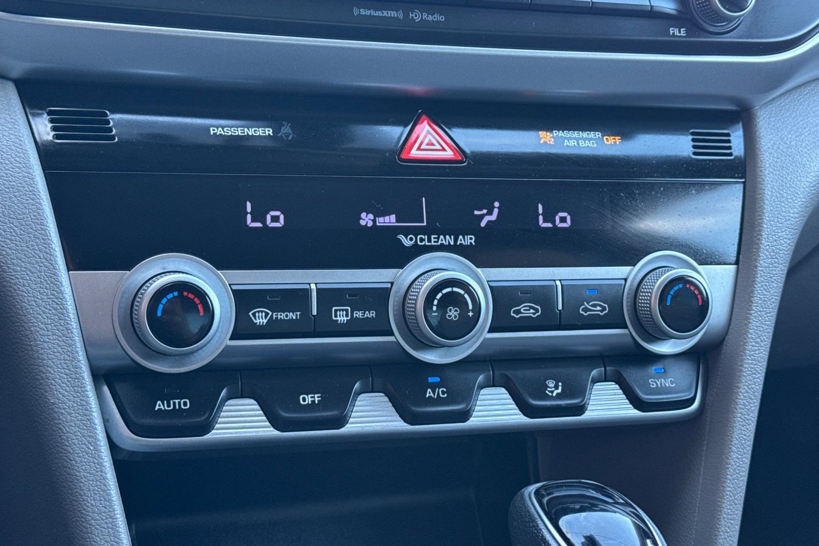 Used 2020 Hyundai Elantra SEL image 23