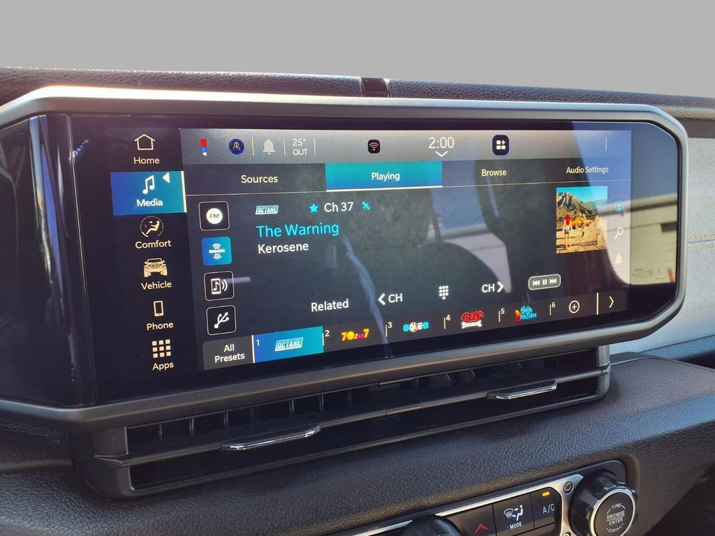 Used 2025 Jeep Wrangler Willys image 5