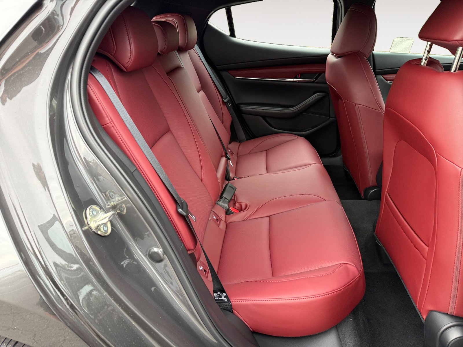 New 2026 MAZDA MAZDA3 Hatchback w/Premium Plus Pkg image 18