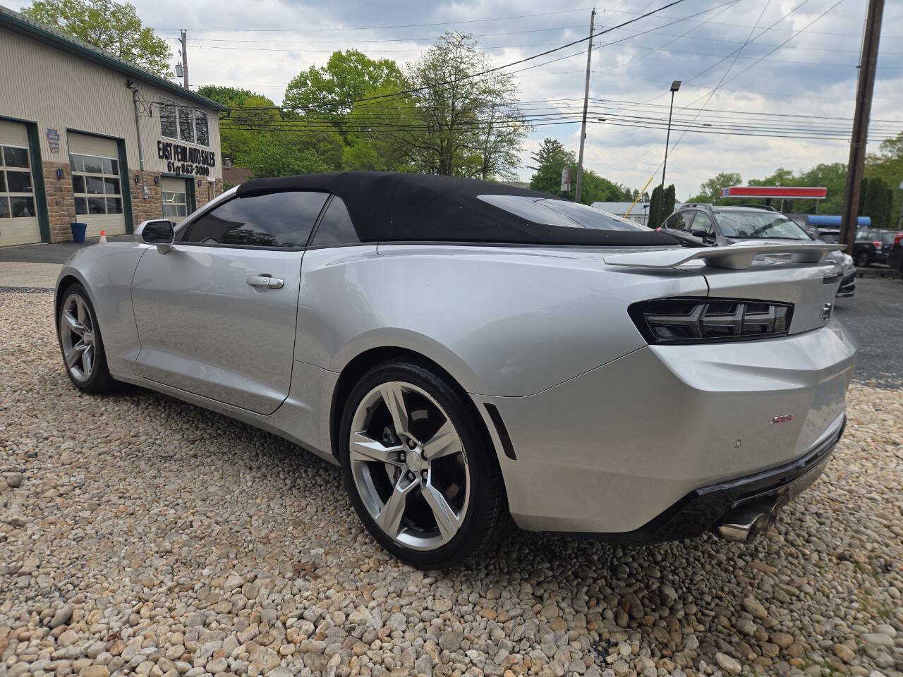 Used 2017 Chevrolet Camaro SS RWD image 6