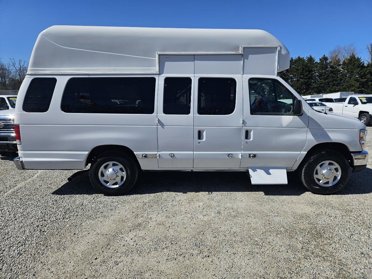 Used 2014 Ford E-350 and Econoline 350 Extended Super Duty w/ Power Group RWD image 8