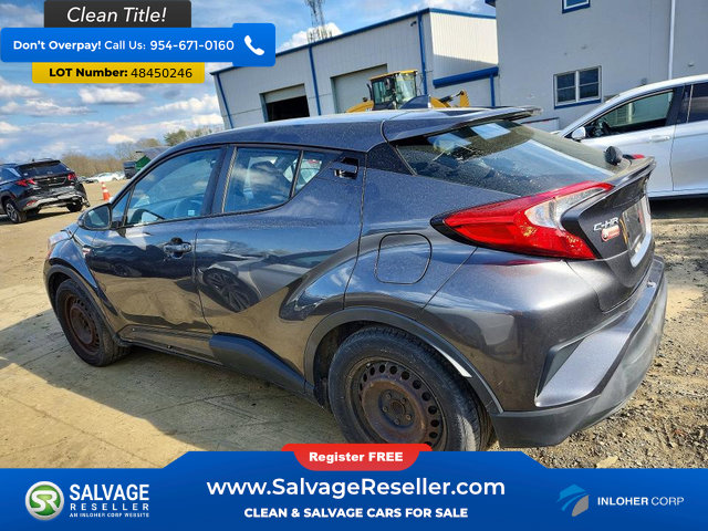 Used 2019 Toyota C-HR LE image 3