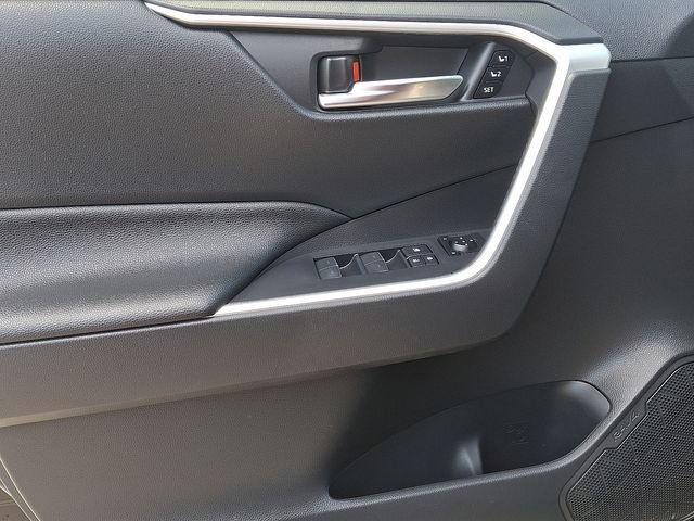 Used 2022 Toyota RAV4 XLE Premium AWD/4WD image 12