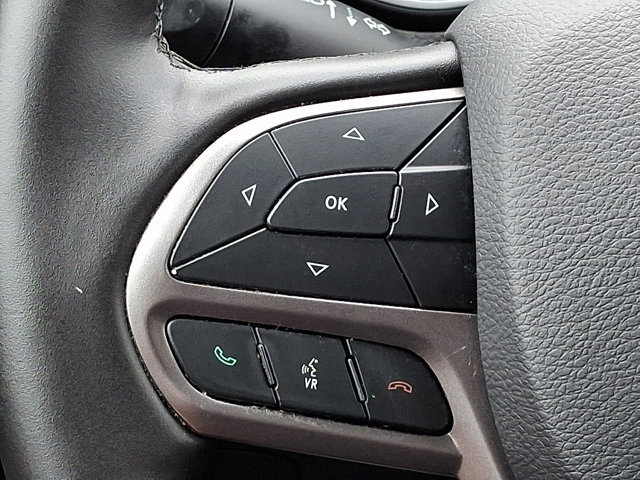 Used 2019 Jeep Cherokee Latitude Plus w/ Comfort/Convenience Group AWD/4WD image 20