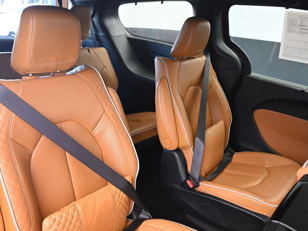 Used 2022 Chrysler Pacifica Pinnacle image 14