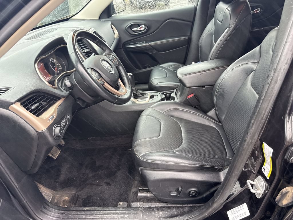 Used 2014 Jeep Cherokee Limited w/ Luxury Group AWD/4WD image 11