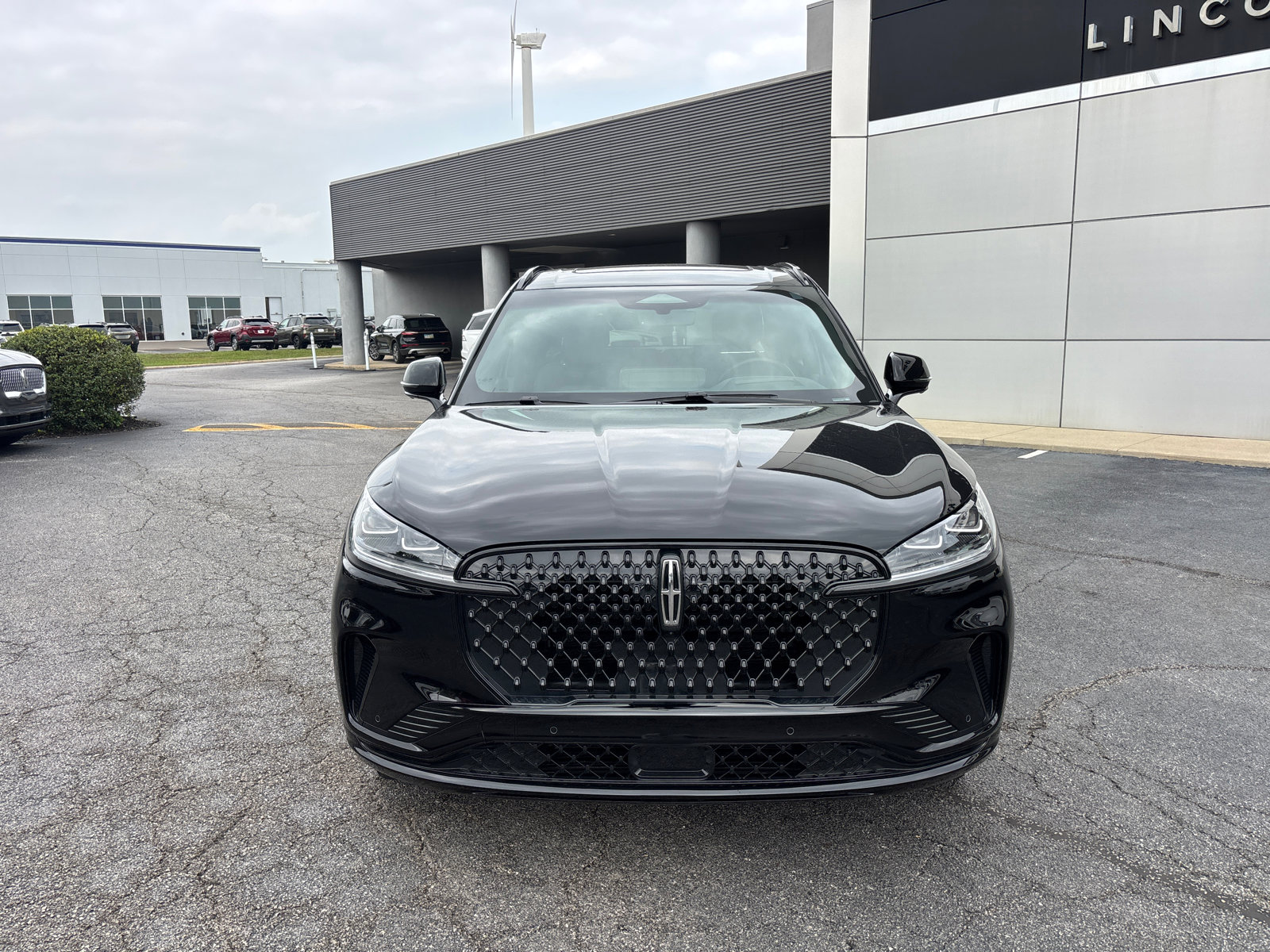 New 2025 Lincoln Aviator Black Label w/ Jet Appearance Package image 2