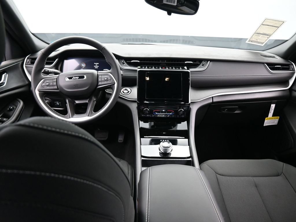 Used 2024 Jeep Grand Cherokee L Laredo image 31
