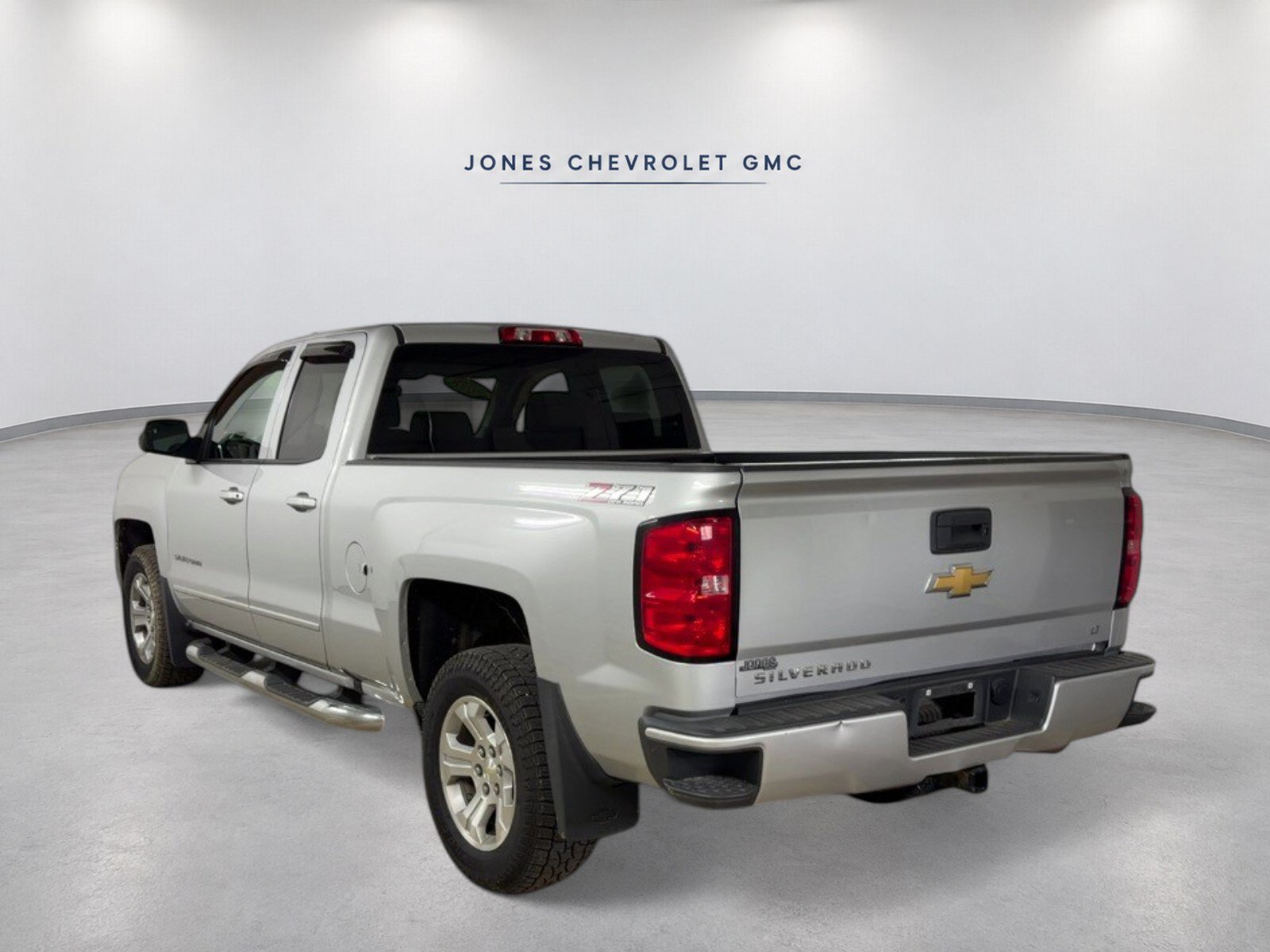 Used 2018 Chevrolet Silverado 1500 LT w/ All Star Edition AWD/4WD image 6