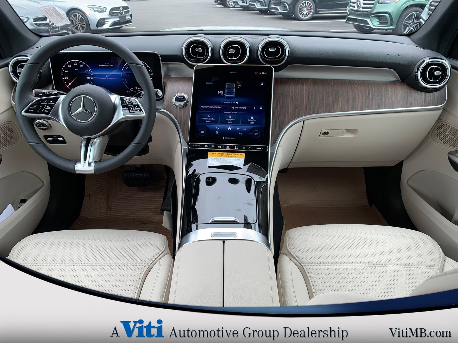 Used 2025 Mercedes-Benz GLC 350e 4MATIC image 2