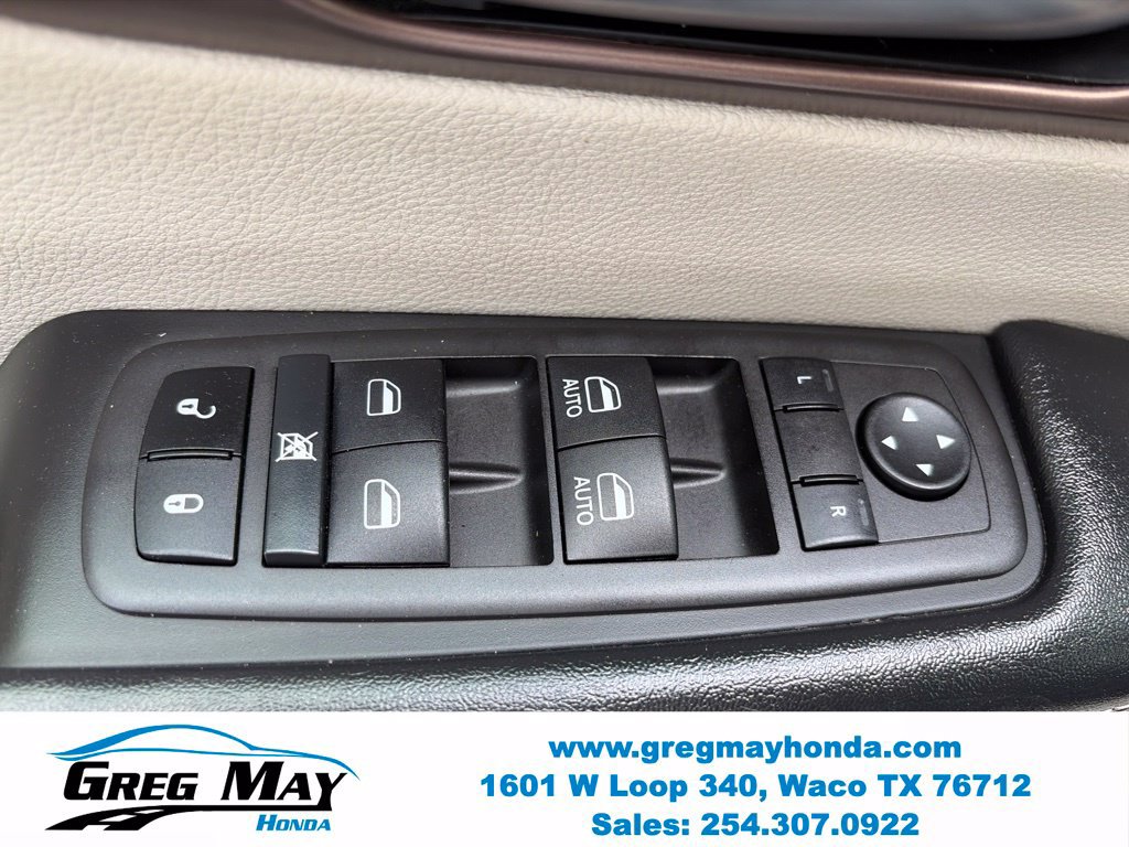 Used 2023 Chrysler Voyager LX FWD image 22