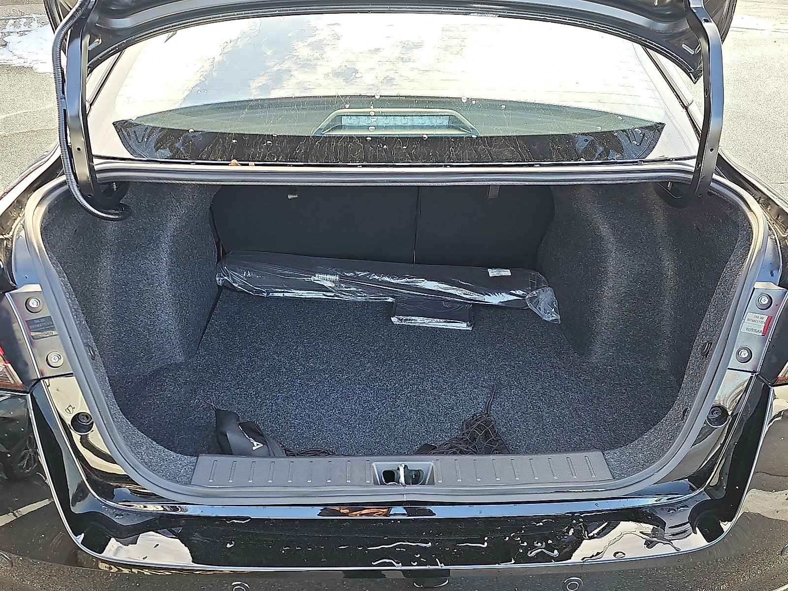 Certified 2025 Nissan Versa SV w/ Trunk Package image 28