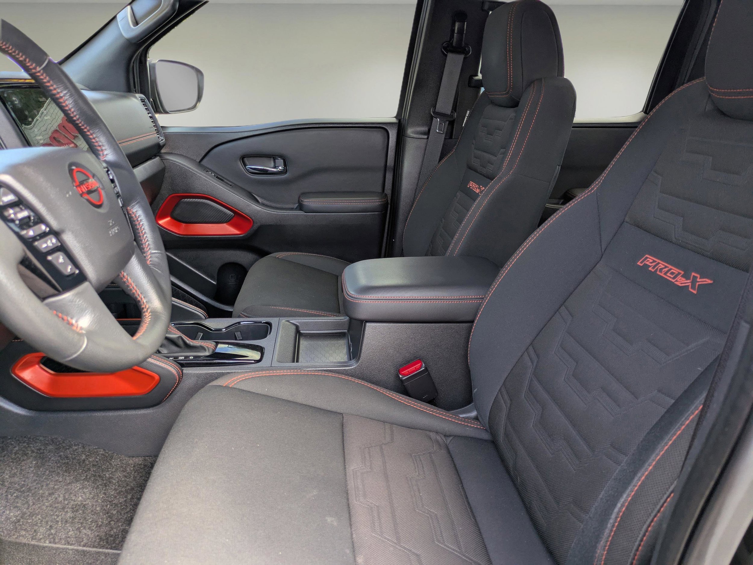 Used 2022 Nissan Frontier Pro-X w/ Technology Package image 15