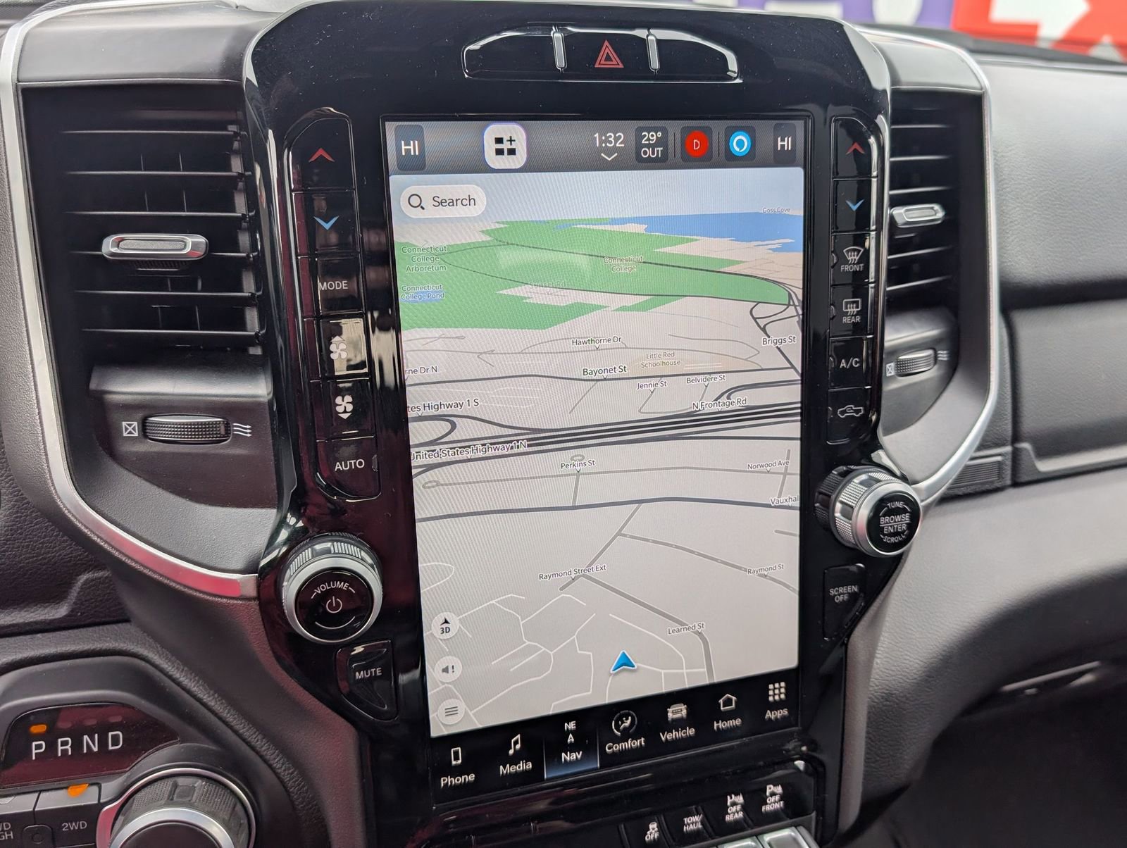 Used 2024 RAM 2500 Big Horn w/ Sport Appearance Package image 18