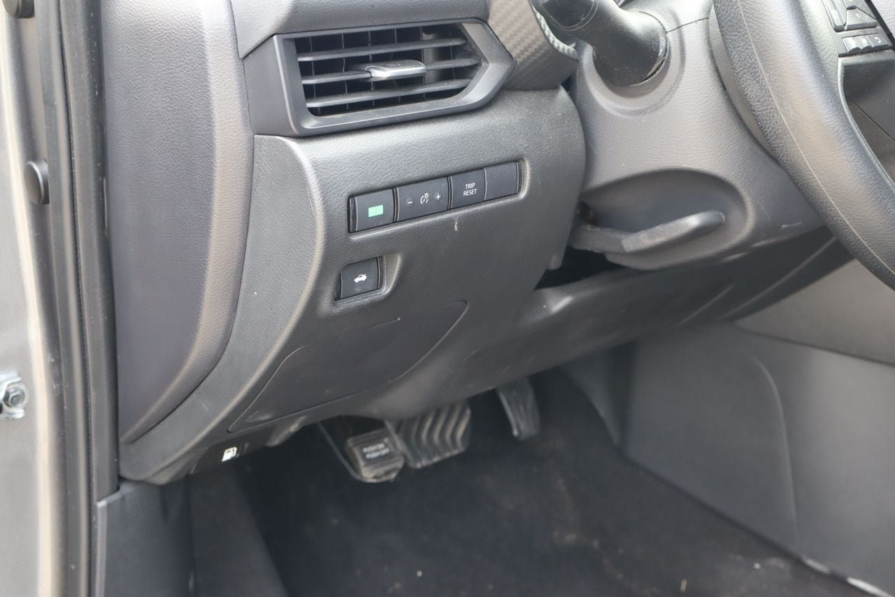 Used 2024 Nissan Sentra S FWD image 19