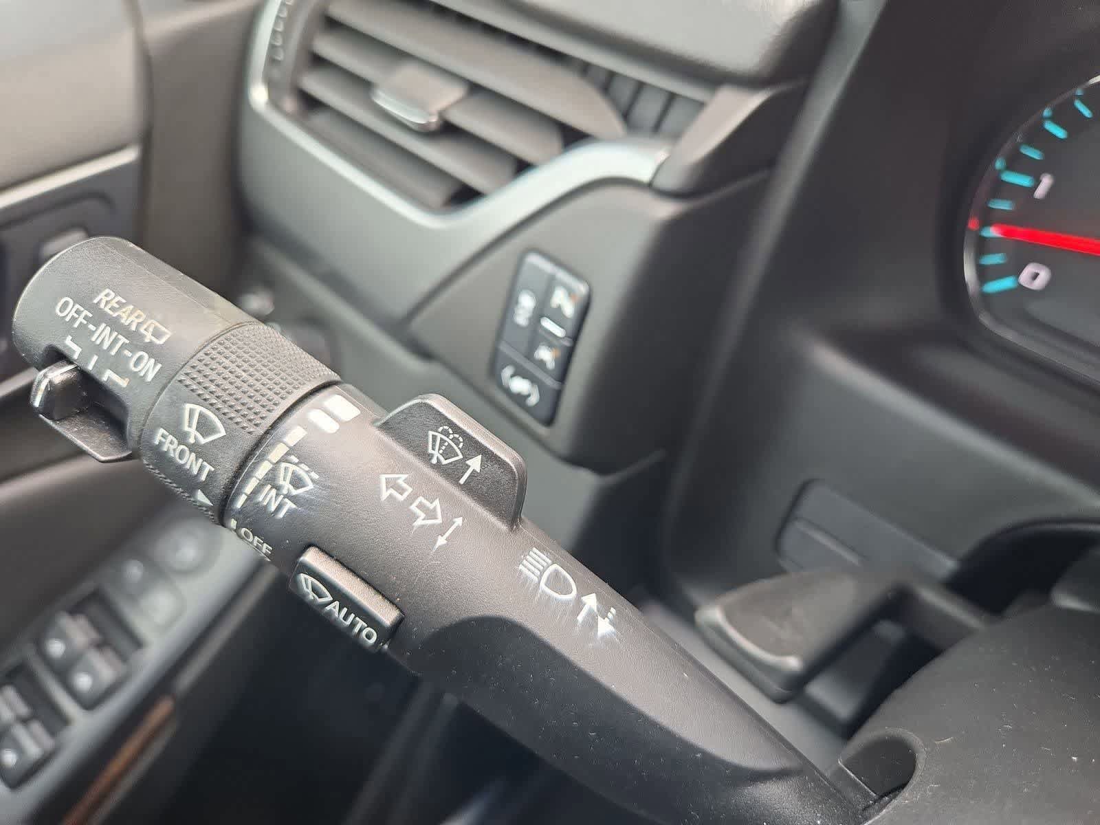 Used 2019 Chevrolet Suburban LT RWD image 24