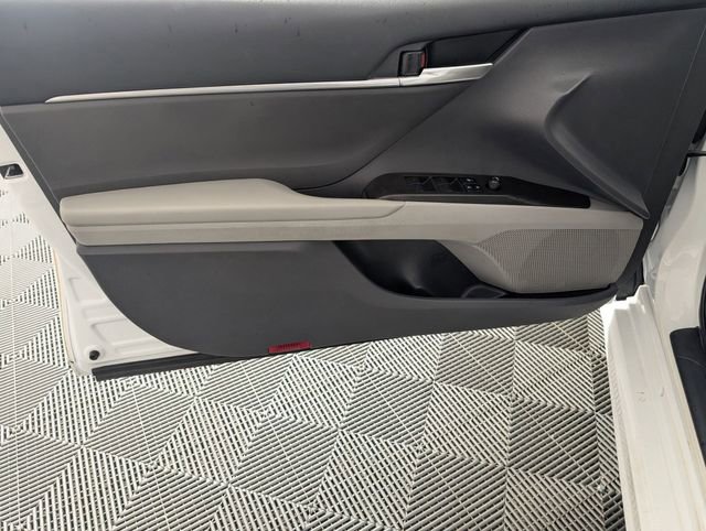 Used 2023 Toyota Camry SE image 10