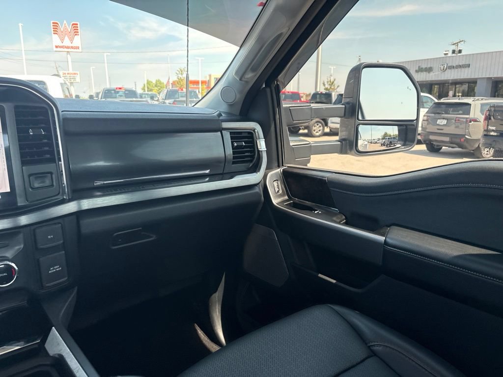 Used 2025 Ford F450 Lariat AWD/4WD image 4