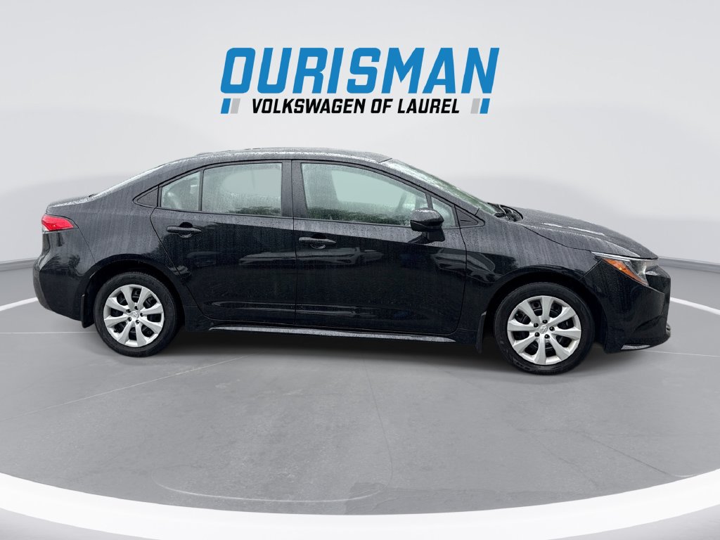 Used 2025 Toyota Corolla LE FWD image 9