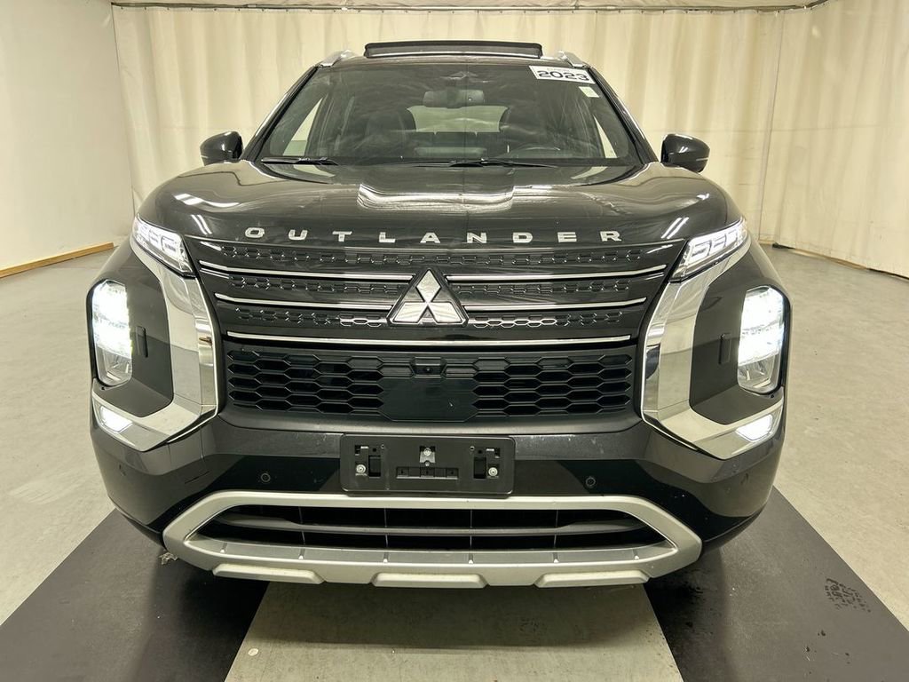 Used 2023 Mitsubishi Outlander SEL 40th Anniversary image 3