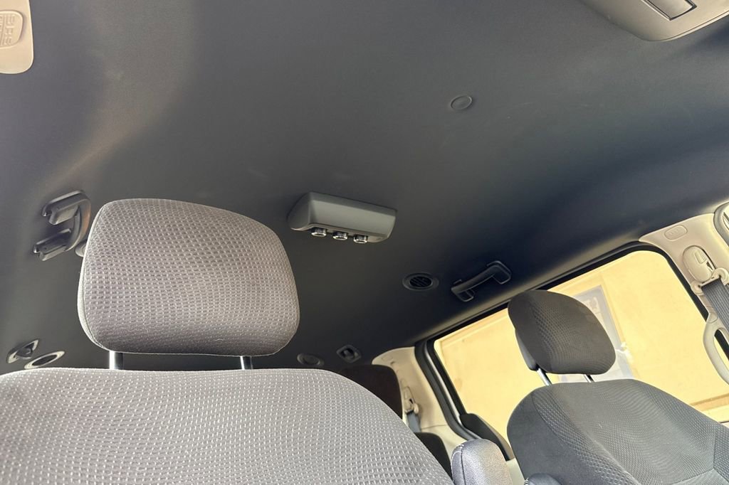 Used 2016 Dodge Grand Caravan SE image 25