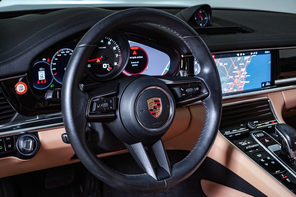 Used 2021 Porsche Panamera RWD image 21