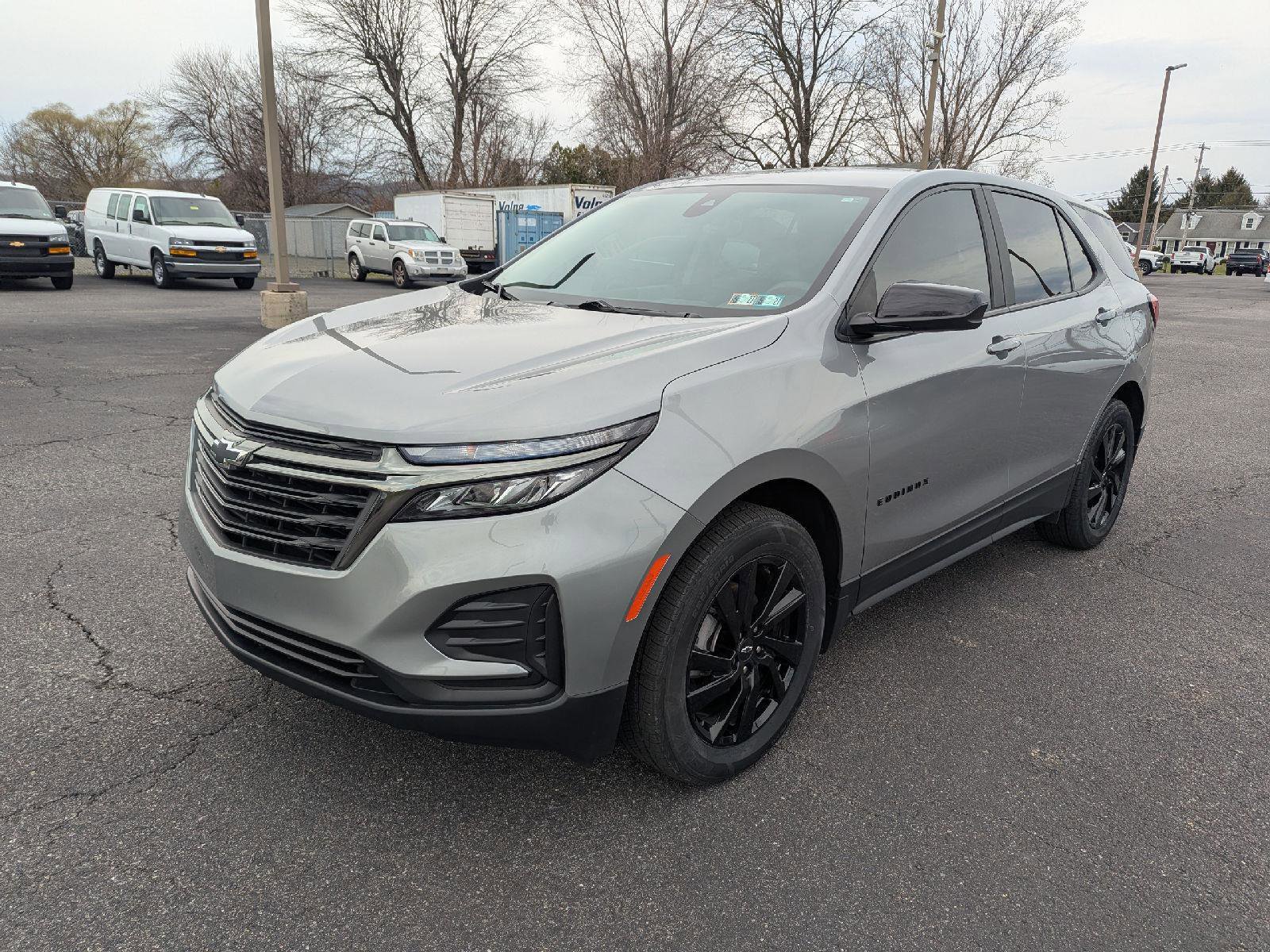 Used 2023 Chevrolet Equinox LS w/ LS Convenience Package image 3