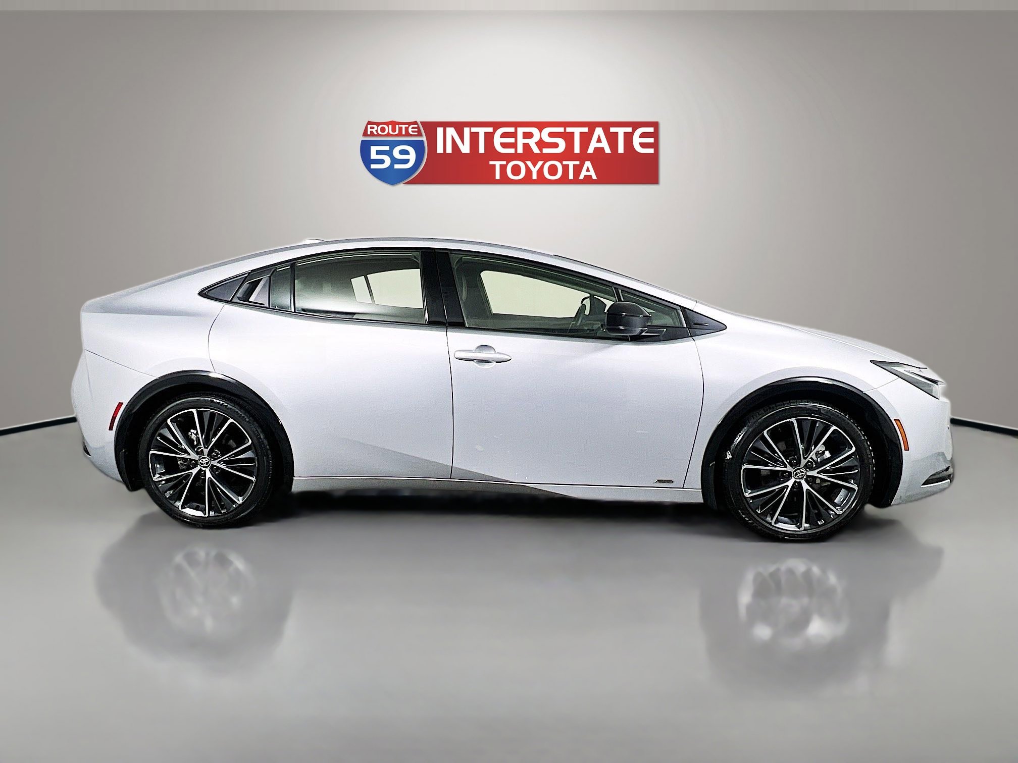 Used 2025 Toyota Prius XLE image 8