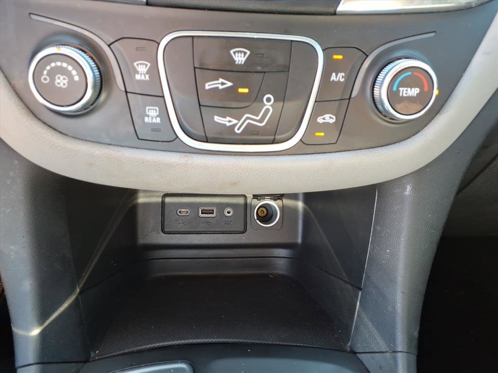 Used 2019 Chevrolet Equinox LS image 22