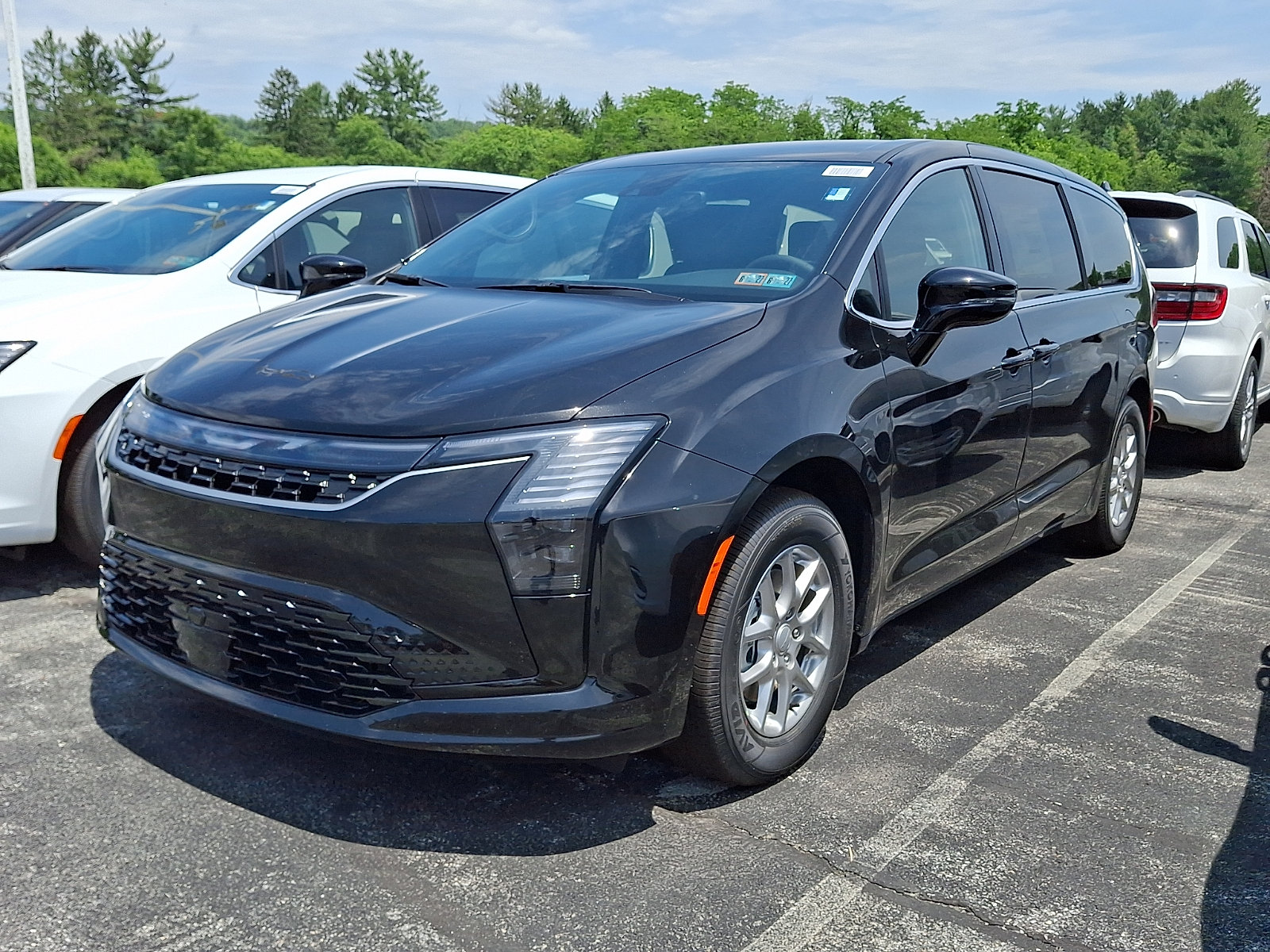 New 2027 Chrysler Pacifica Select FWD image 3