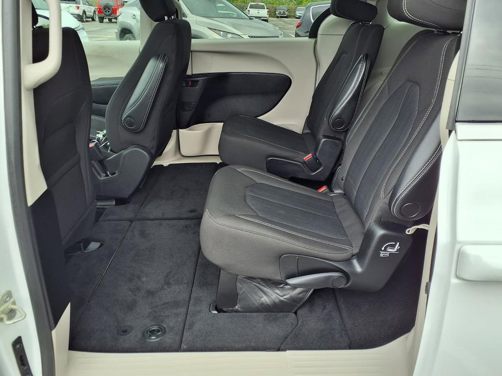 Used 2023 Chrysler Voyager LX FWD image 22