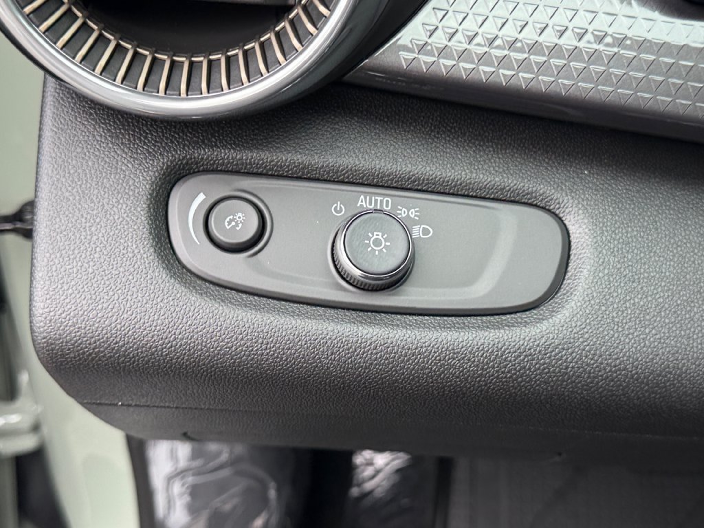 New 2026 Chevrolet Trax ACTIV FWD image 20