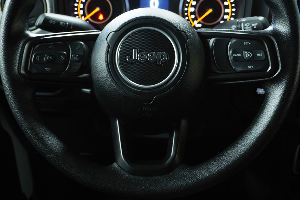 Used 2025 Jeep Gladiator Sport image 18