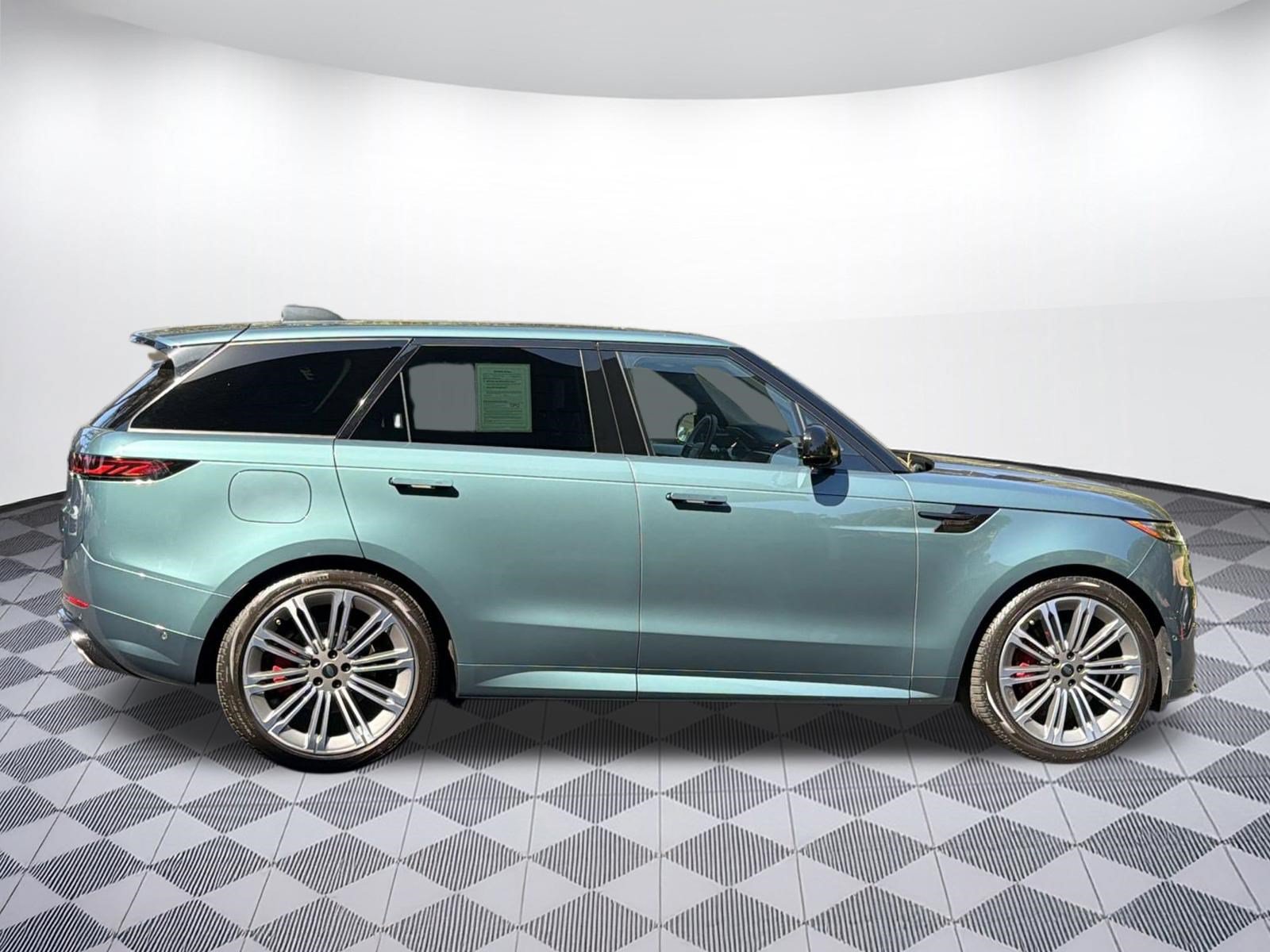 Used 2024 Land Rover Range Rover Sport Dynamic SE AWD/4WD image 8