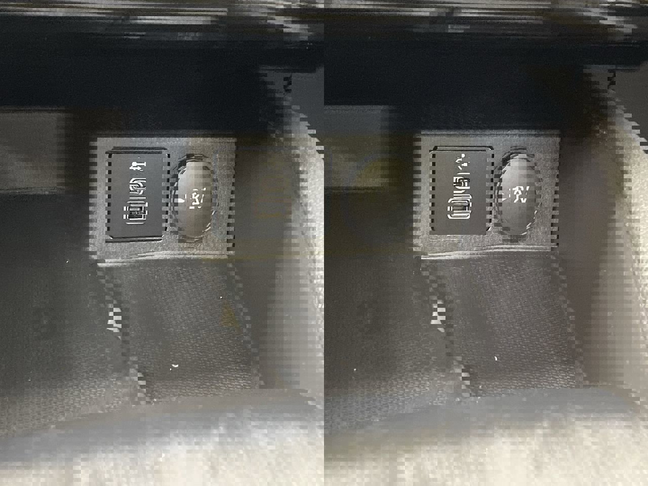 Certified 2024 Ford Escape Platinum w/ Premium Technology Package image 25