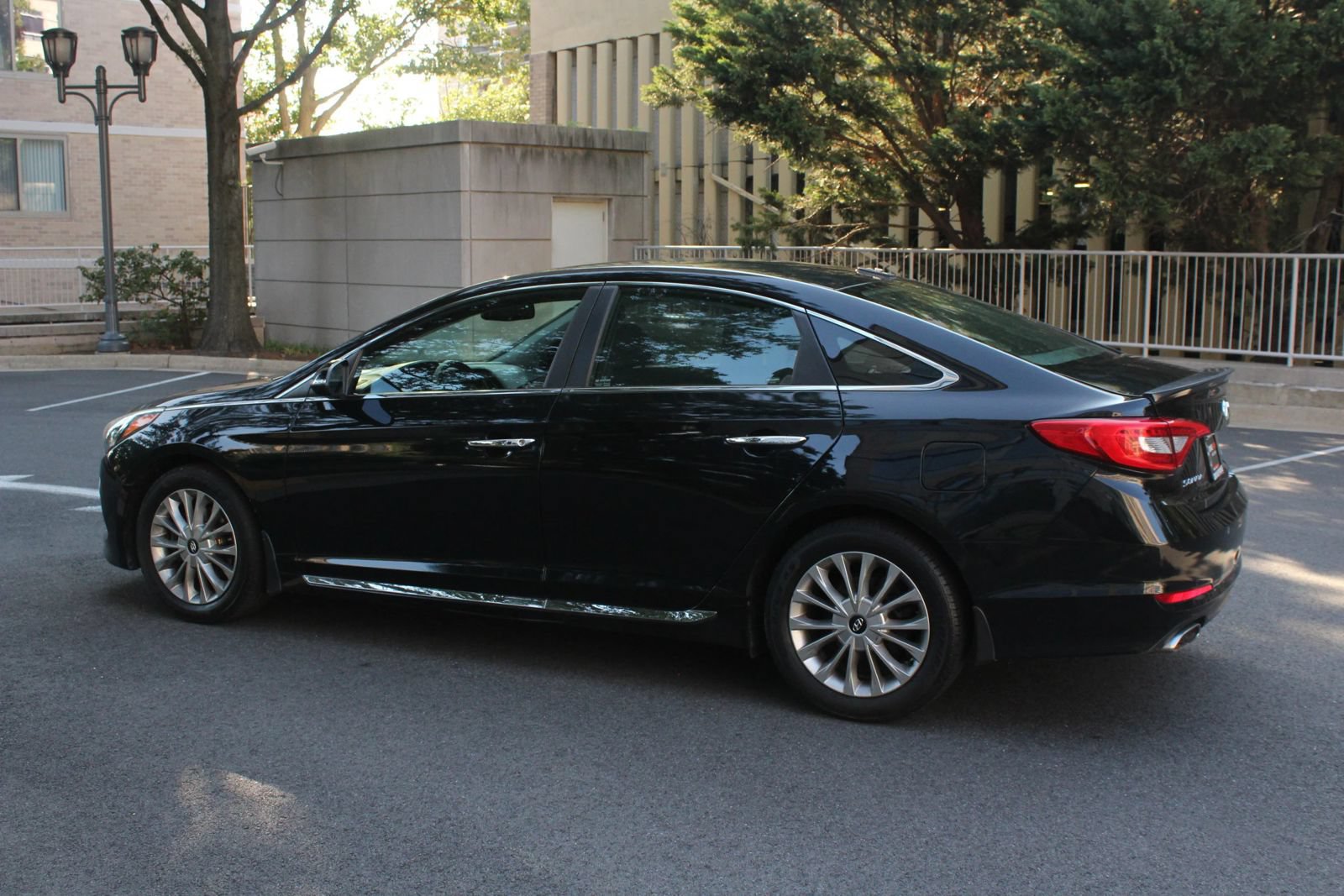 Used 2015 Hyundai Sonata Limited FWD image 9