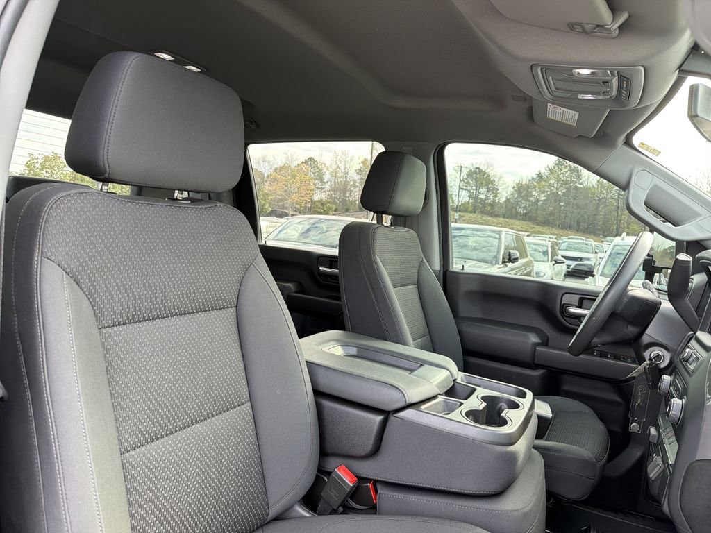 Used 2022 Chevrolet Silverado 2500 Custom w/ Custom Value Package image 17