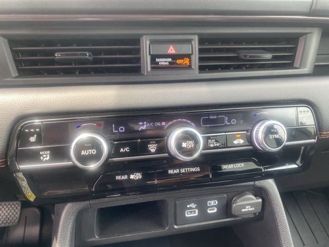Used 2025 Honda Pilot TrailSport image 21