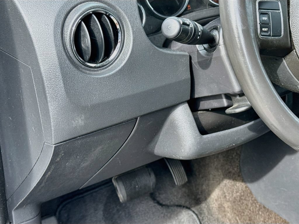 Used 2014 Jeep Compass Latitude FWD image 10