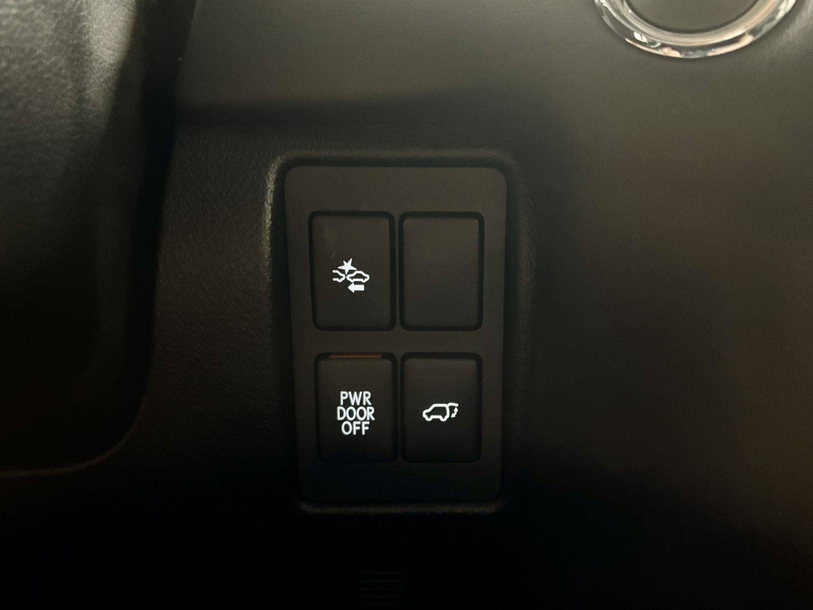 Used 2018 Lexus LX 570 4WD w/ Luxury Package image 31