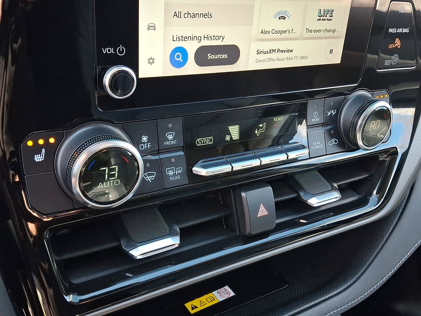 Used 2023 Toyota Highlander XLE image 18