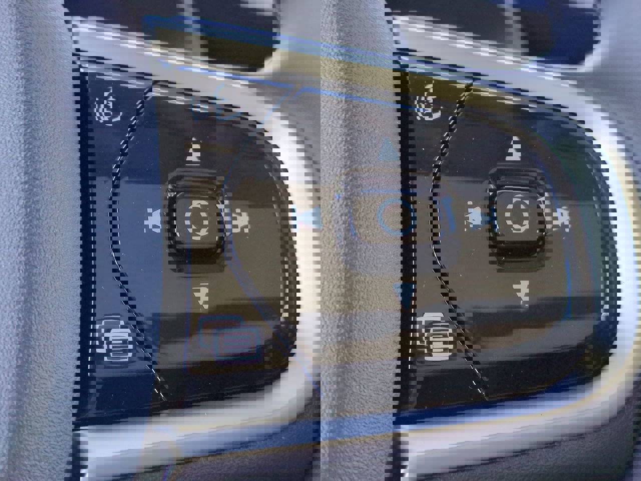 New 2026 Volvo XC90 T8 Plus image 25